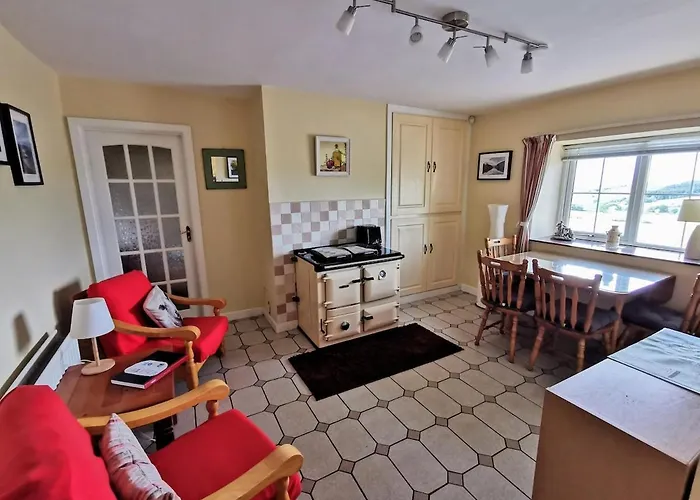 Charlie's House Relaxing Near