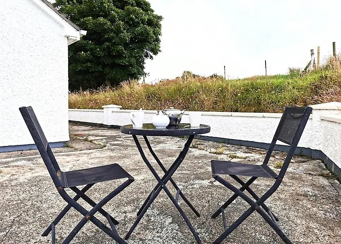 Charlie's House Relaxing Near *